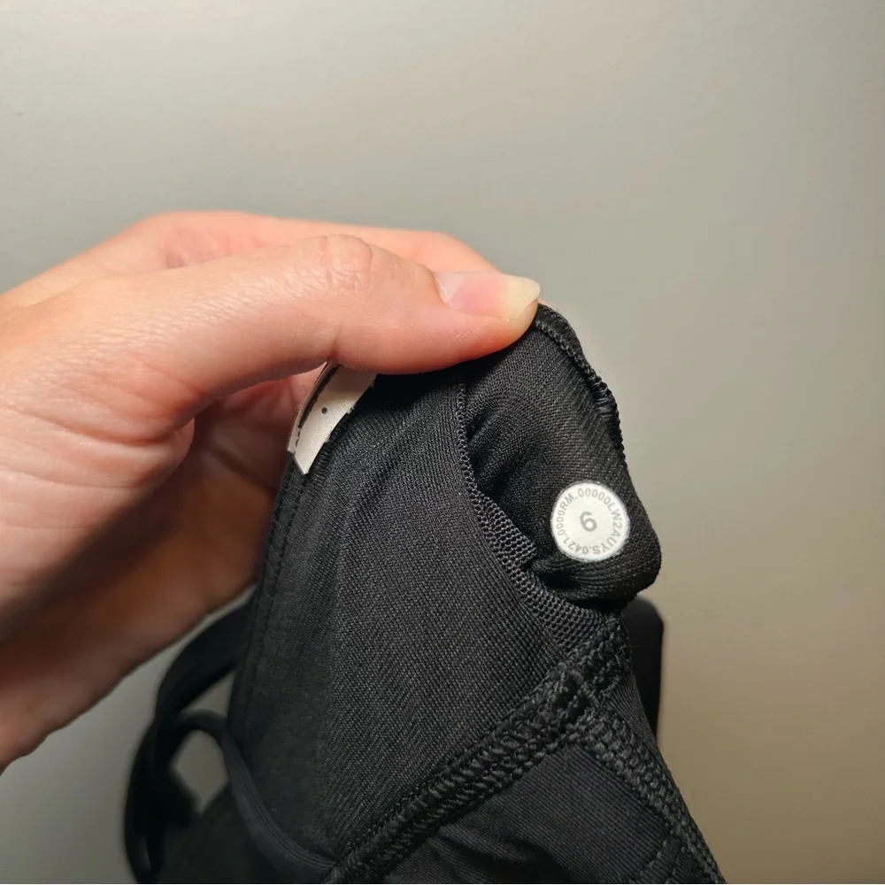 Lululemon Energy Bra *Long Line Black Size 6